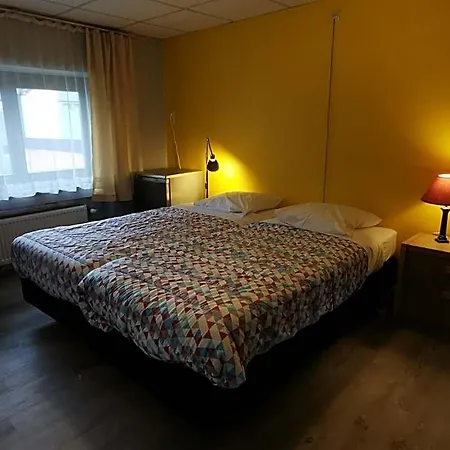 Отель Chez Phil Вэм
