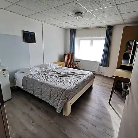 Chez Phil Отель 2*