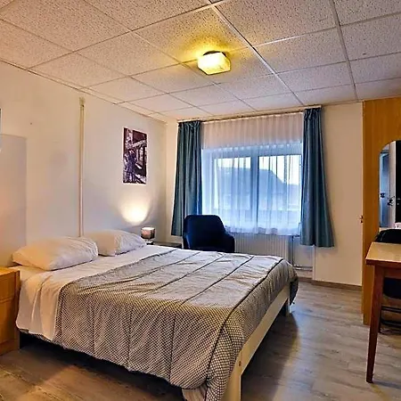 Chez Phil 2*